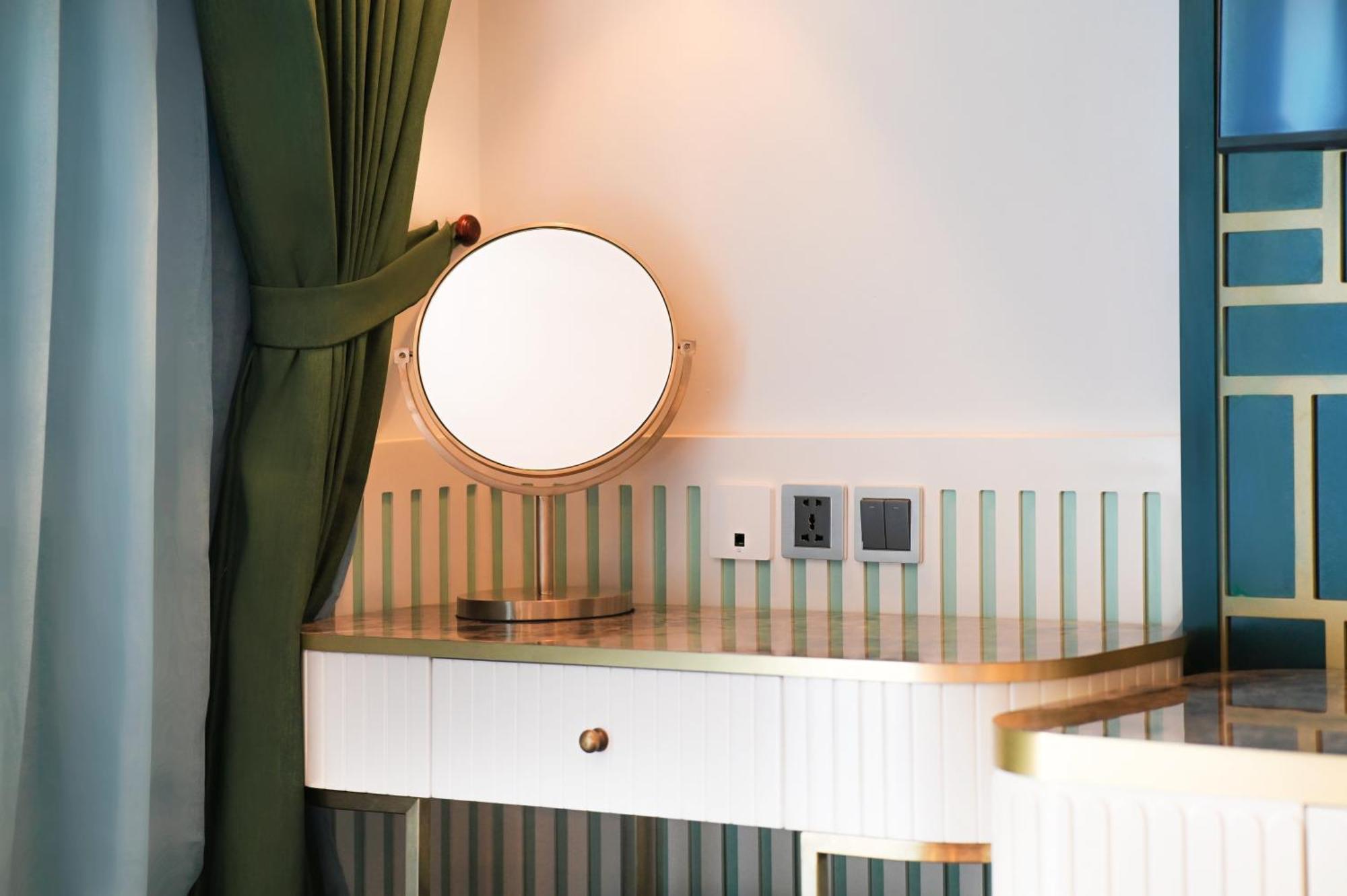 Bel Marina Hoi An Resort Экстерьер фото A dressing table